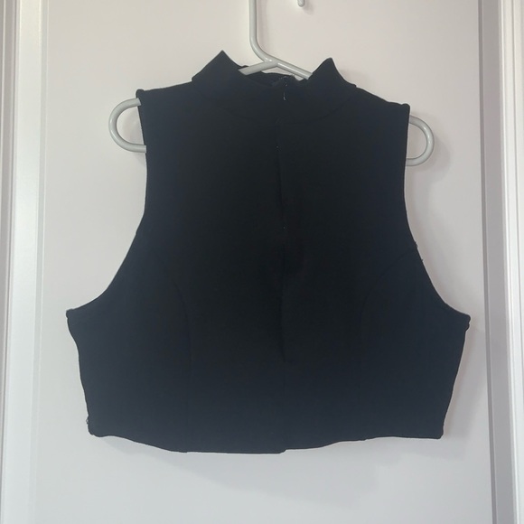 FASHION NOVA SIZE S Cropped Zip-up Mock Neck Tank Top - Picture 2 of 8